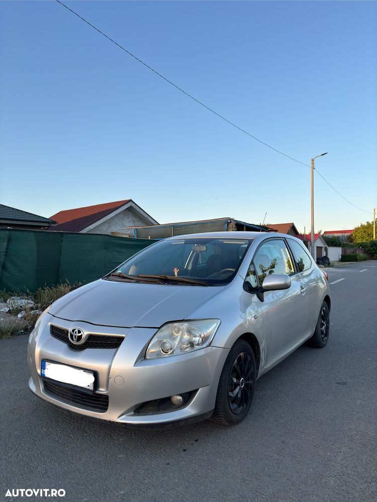 Toyota Auris 1.6 Sol - 1
