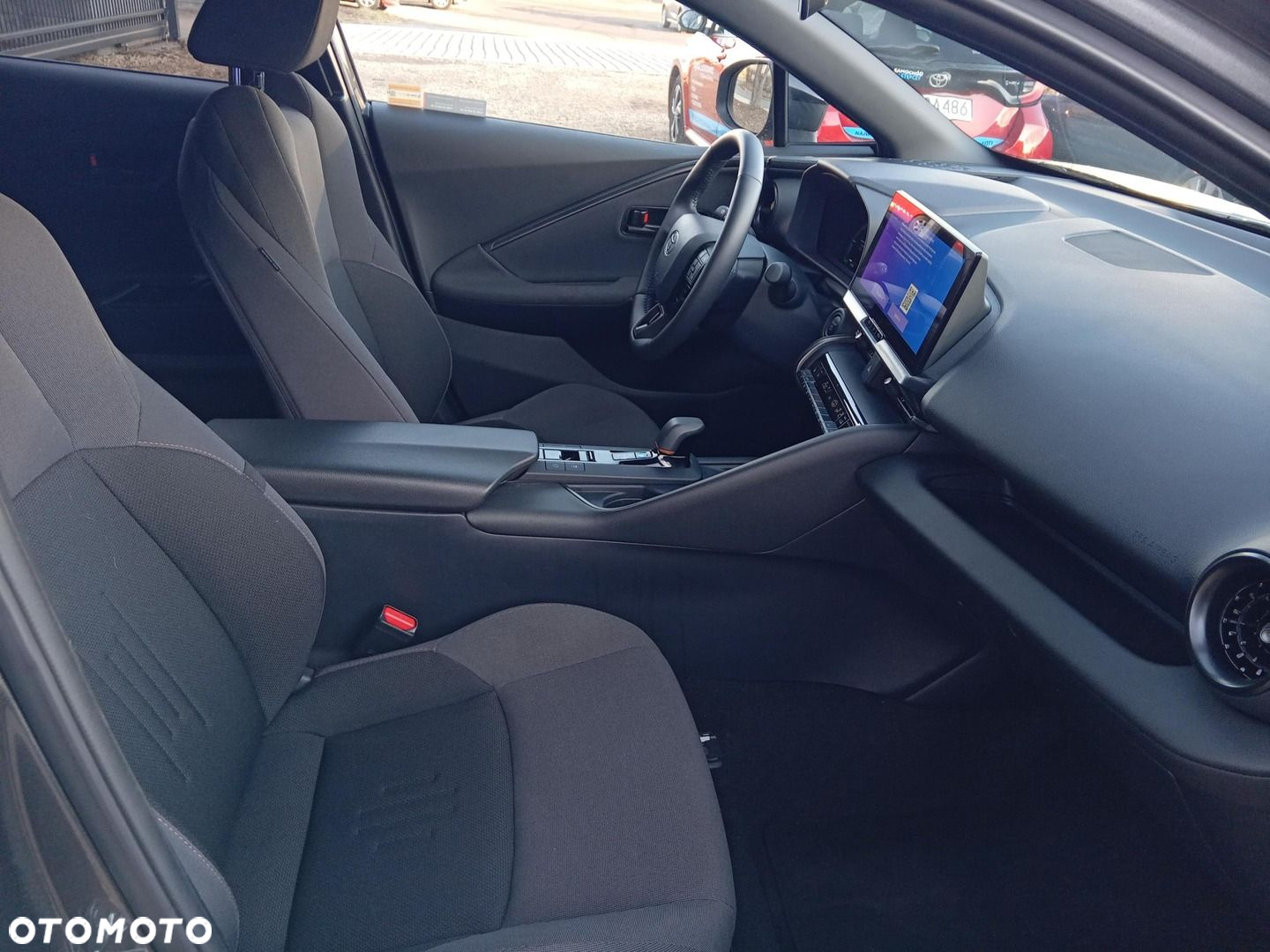 Toyota C-HR - 11