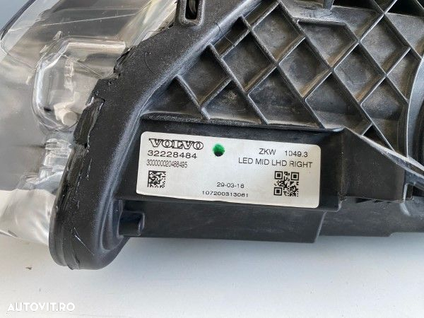 Far dreapta MID LED LHD VOLVO V40 2012-2019 32228484 - 4