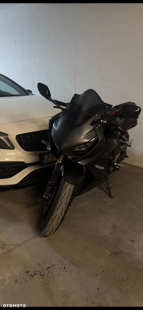 Honda CBR - 4