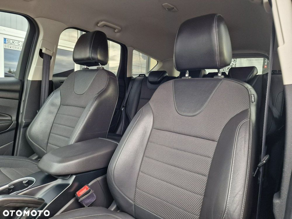 Ford Kuga 1.6 EcoBoost 2x4 Titanium - 21
