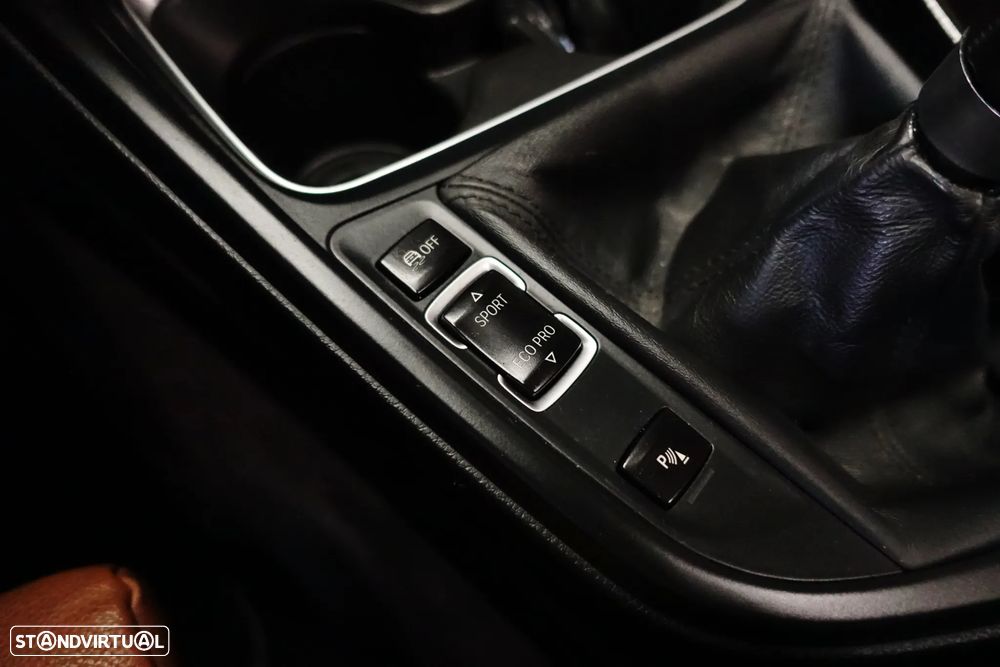 BMW 320 d Pack M - 48