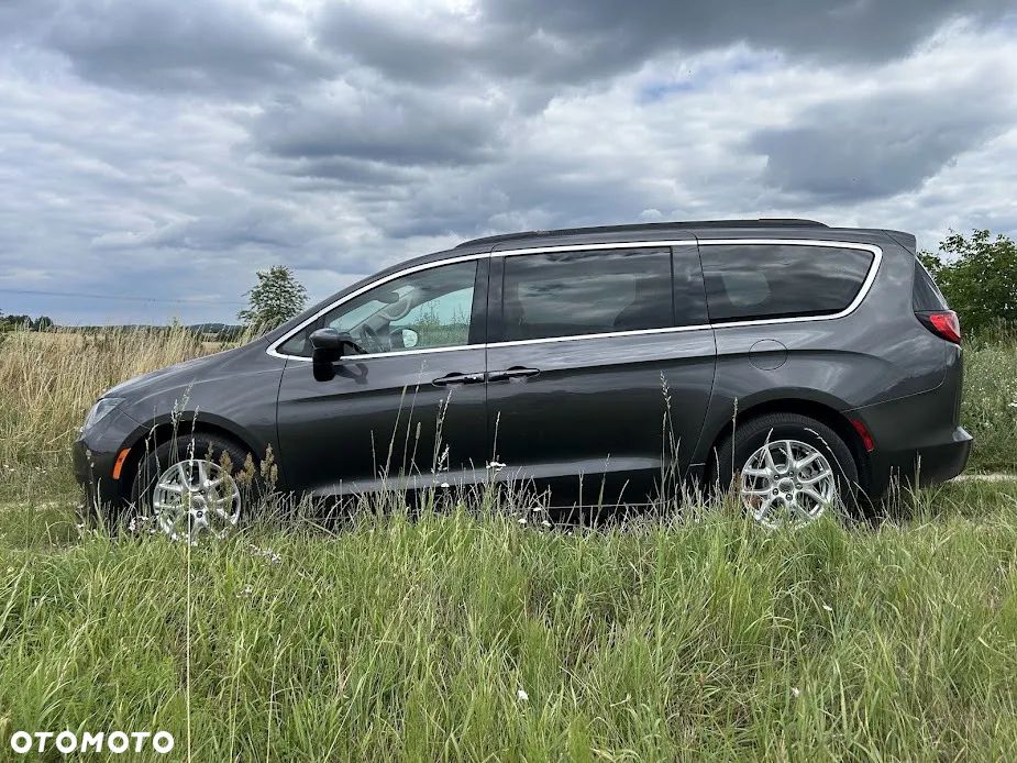 Chrysler Pacifica - 8