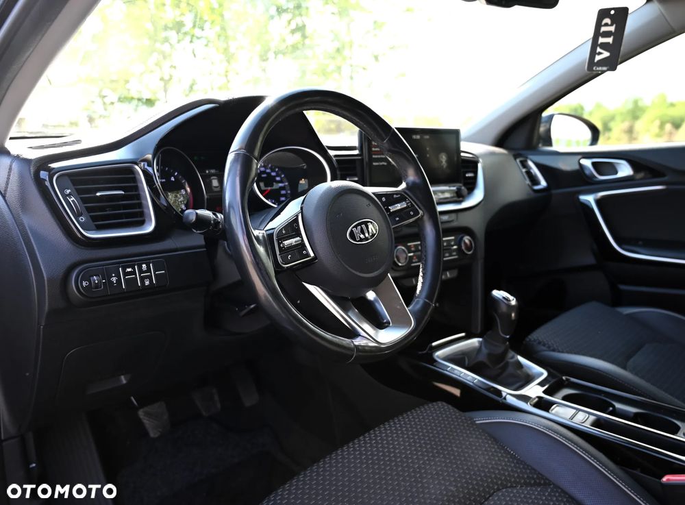 Kia XCeed - 27
