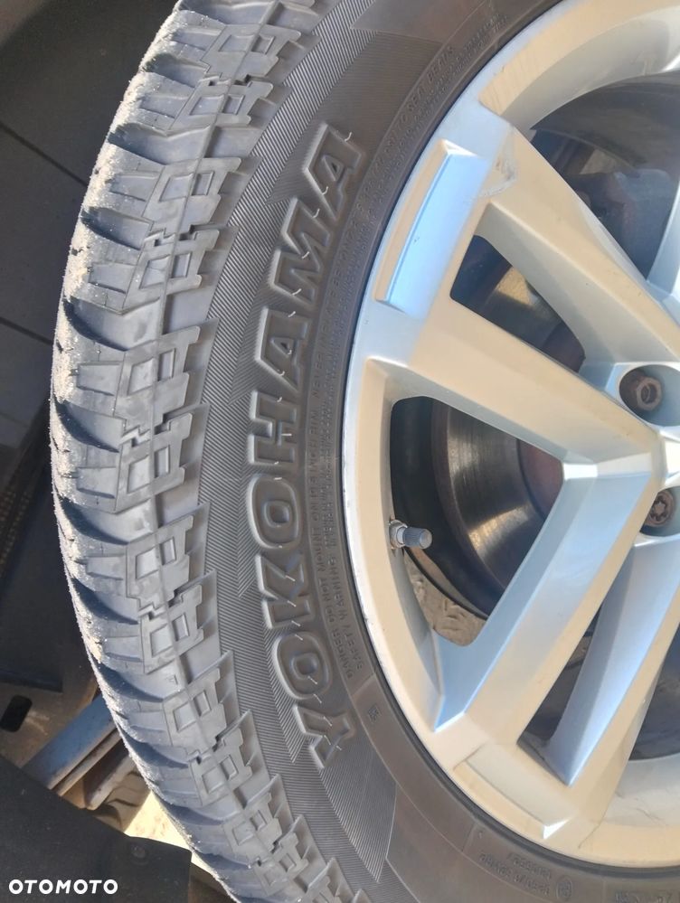 Volkswagen Amarok 3.0 V6 TDi 4MOTION Aventura - 32