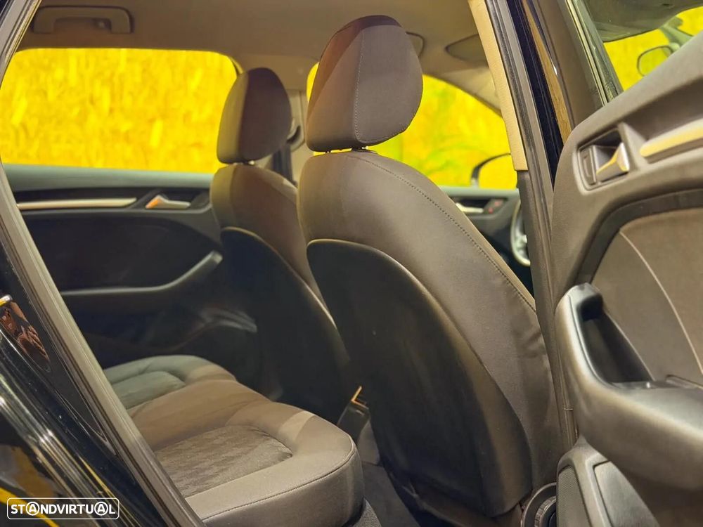 Audi A3 Sportback 1.6 TDI Attraction Special Edition - 6