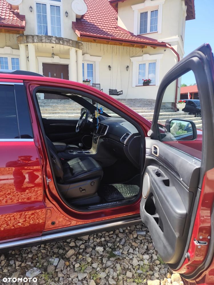 Jeep Grand Cherokee - 12