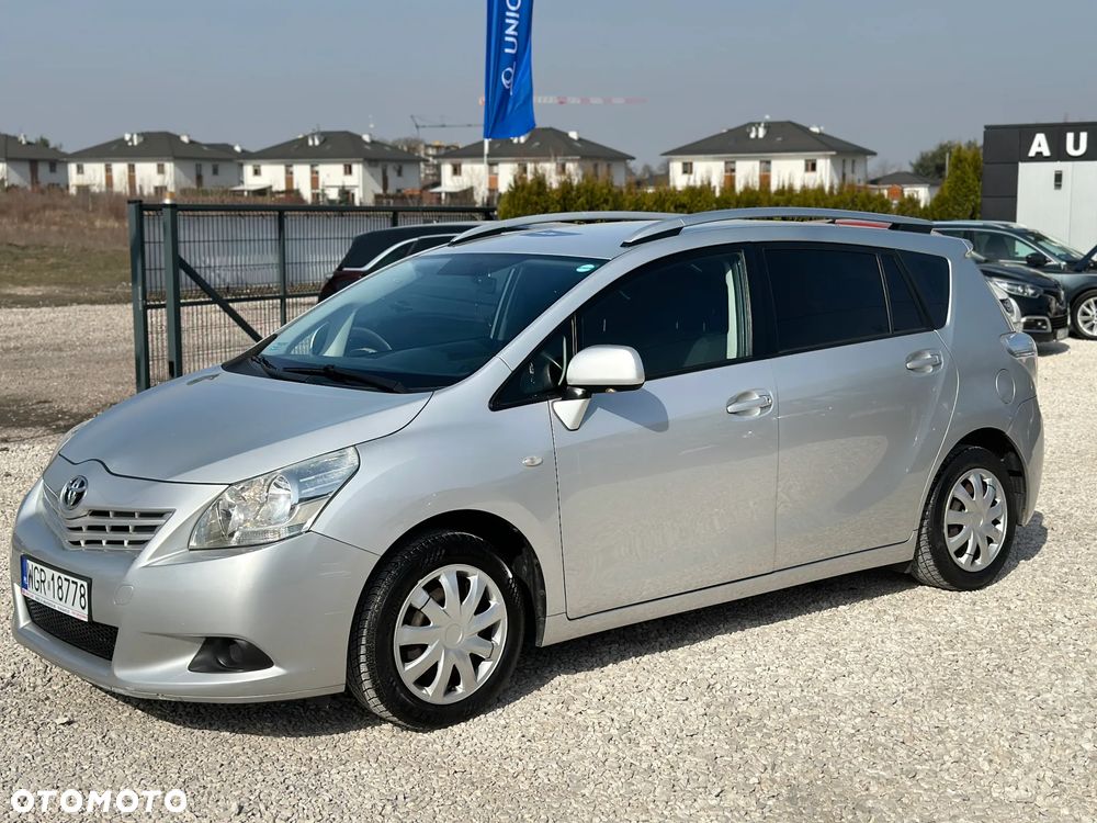 Toyota Verso 2.0 D-4D Luna - 2