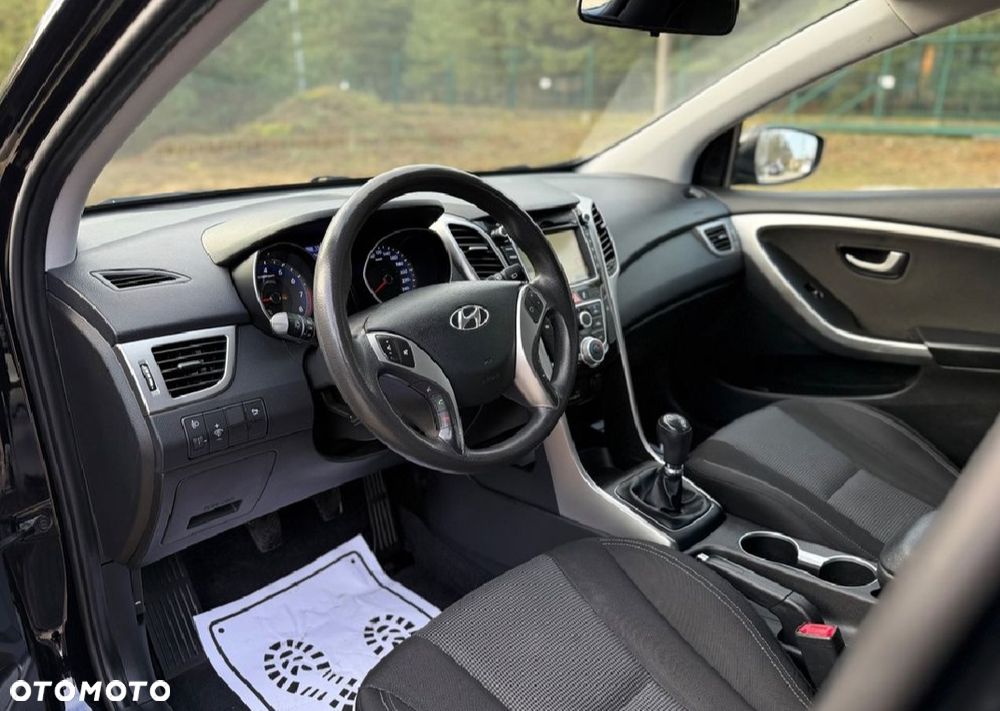 Hyundai i30 1.6 Comfort - 13