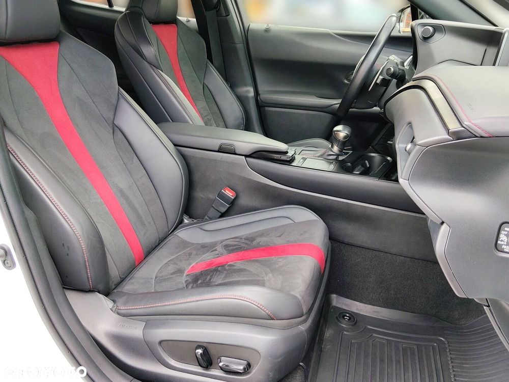 Lexus UX 250h GPF F Sport Edition AWD - 14