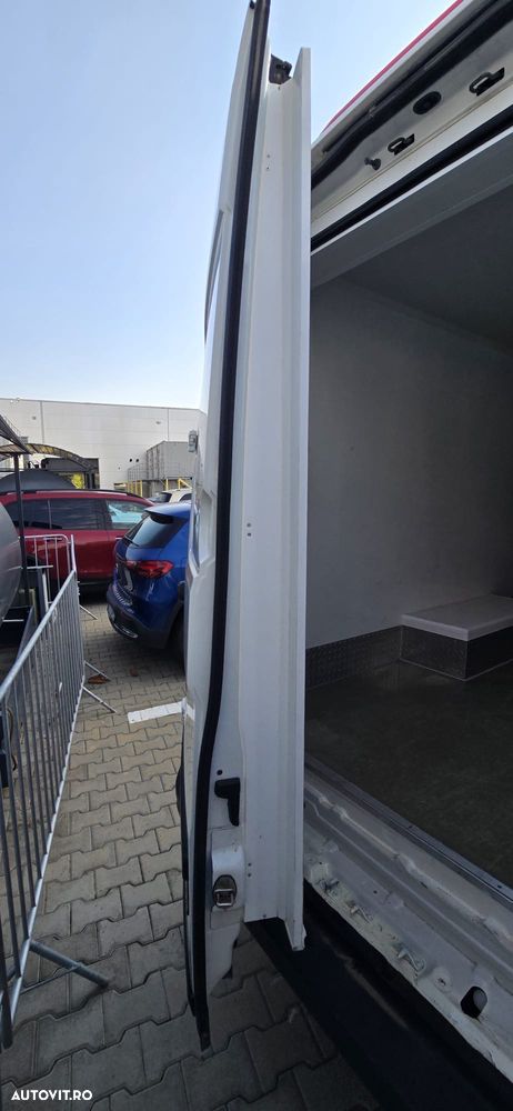 Volkswagen CRAFTER - 11
