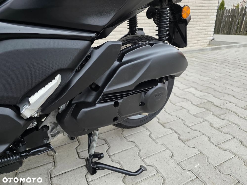 Yamaha X-max - 25