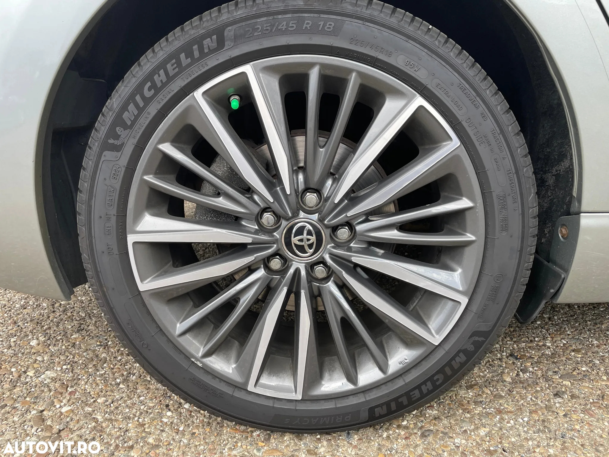 Toyota Avensis 2.0 D-4D Executive - 18