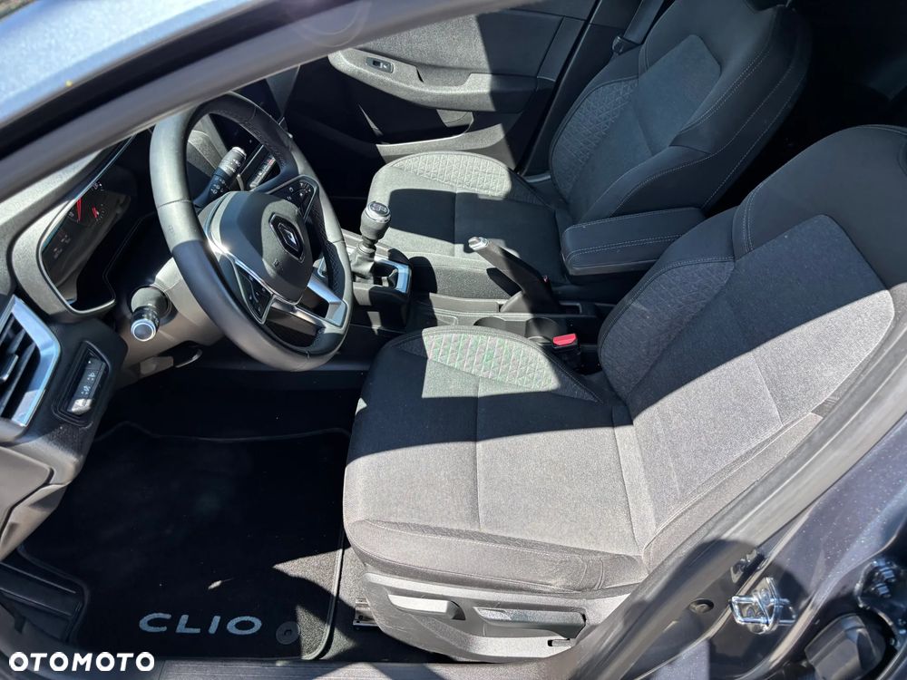 Renault Clio - 19
