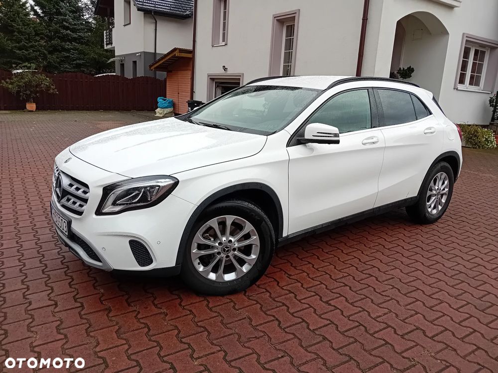 Mercedes-Benz GLA 200 7G-DCT Urban - 3