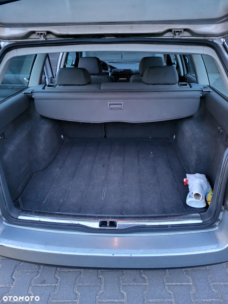 Volkswagen Passat 1.9 TDI - 8