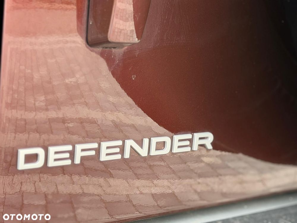Land Rover Defender - 10