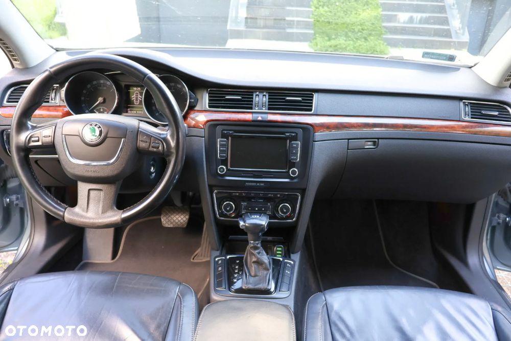 Skoda Superb 2.0 TDI Elegance DSG - 14