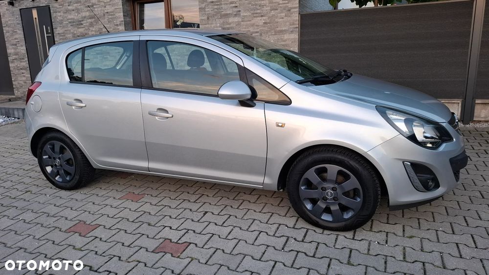 Opel Corsa 1.2 16V Cosmo - 8