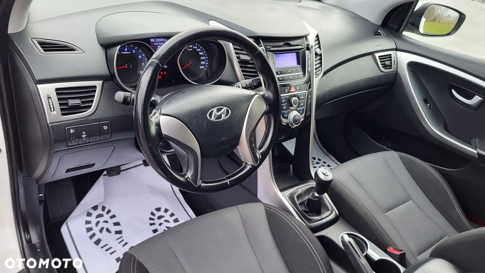 Hyundai i30 i30cw 1.4 Advantage - 8