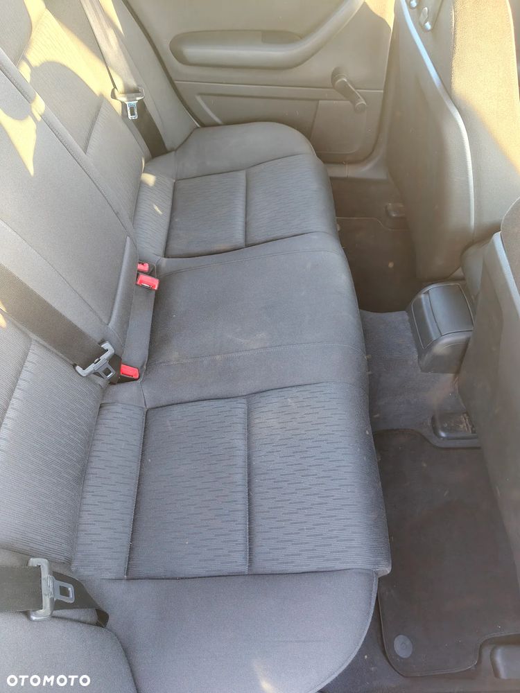 Audi A4 Avant 1.6 - 10
