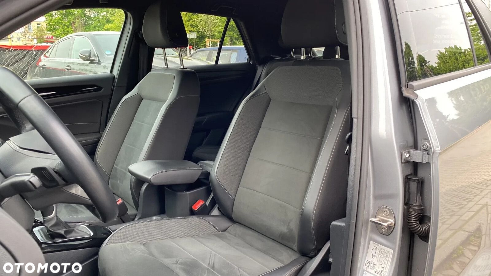 Volkswagen T-Roc - 17