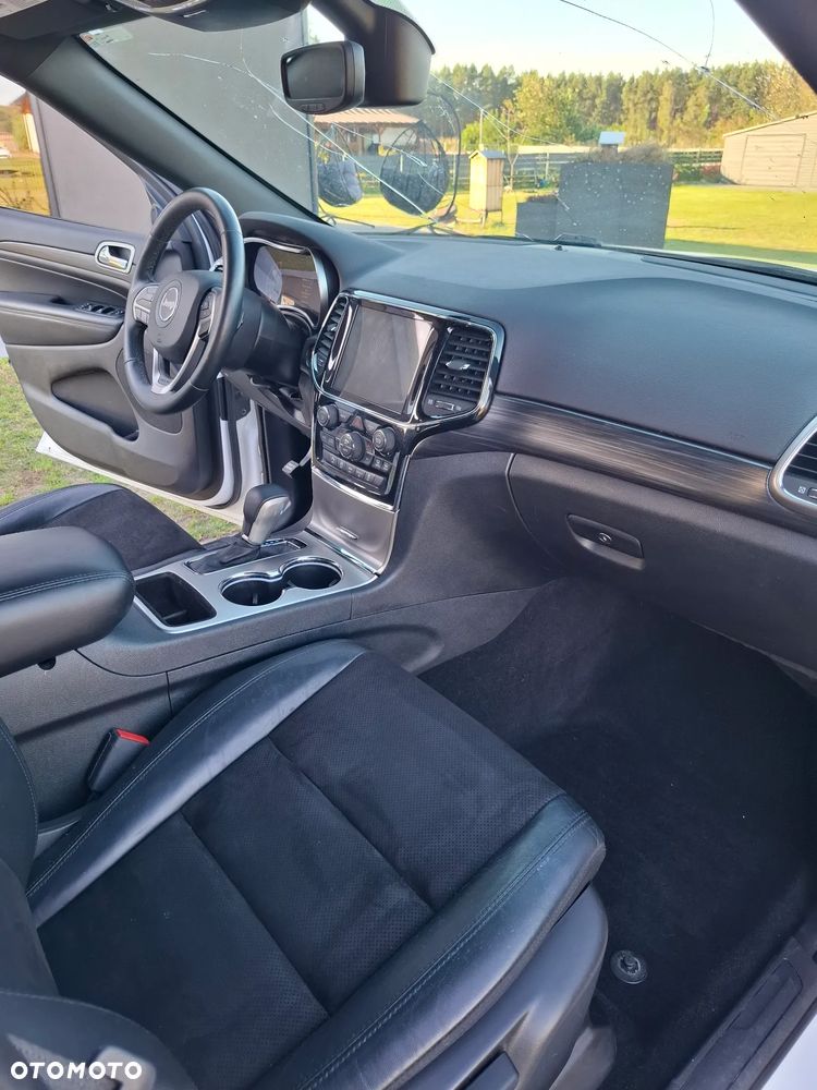 Jeep Grand Cherokee - 13