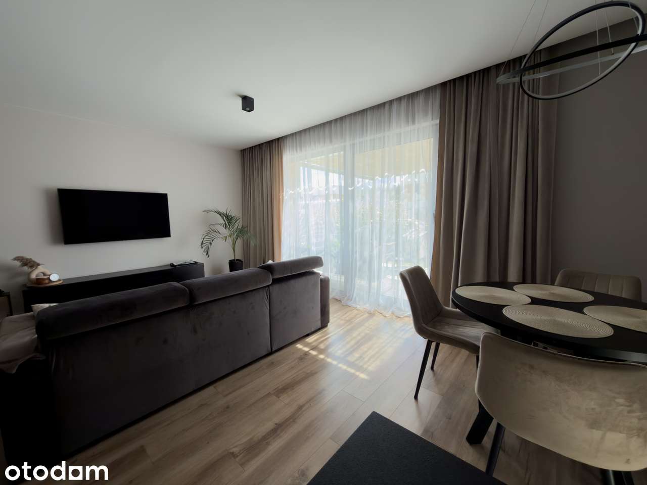 Nowoczesny apartament z ogródkiem