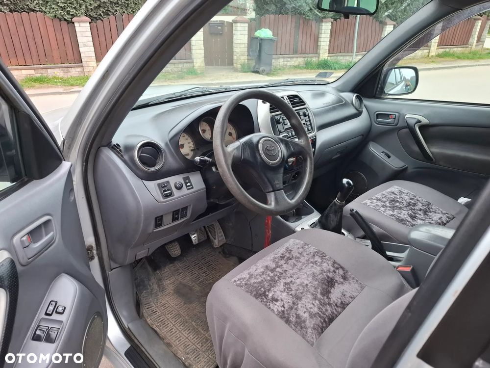 Toyota RAV4 2.0 D-4D 4x4 - 10