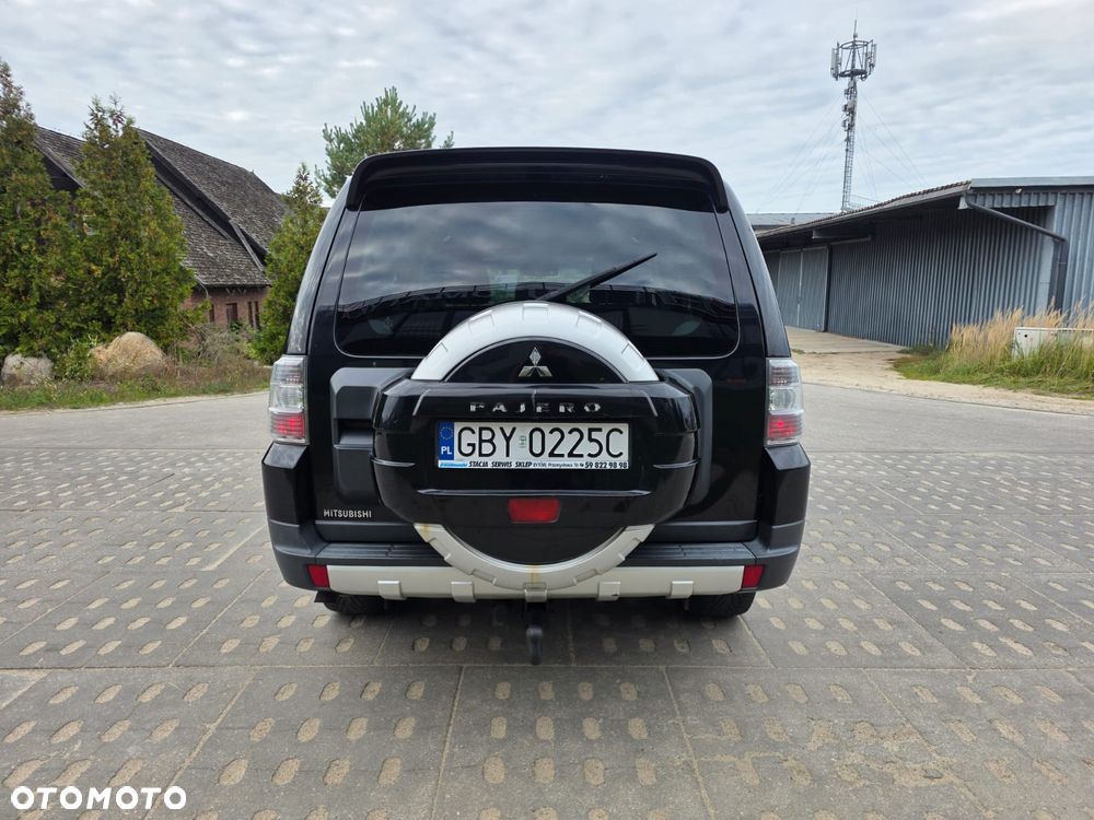 Mitsubishi Pajero - 5