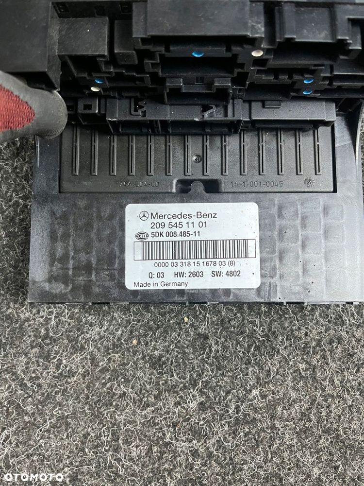 mercedes w203 cl 1.8 moduł SAM skrzynka bezpieczników 2095451101 - 2