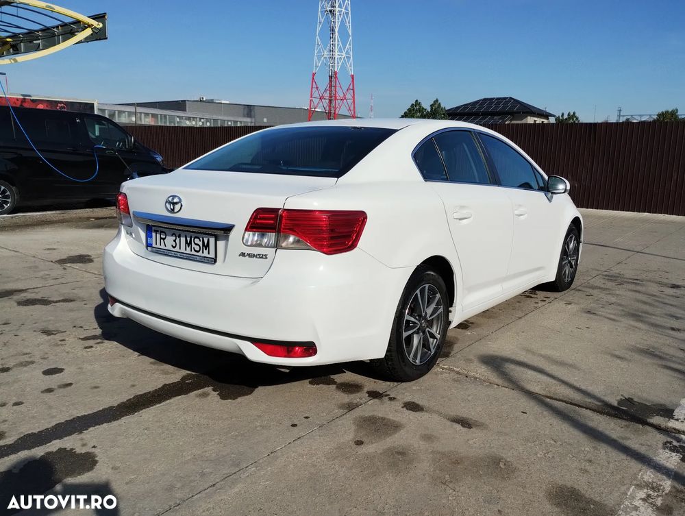 Toyota Avensis 2.0 D-4D Elegance - 4