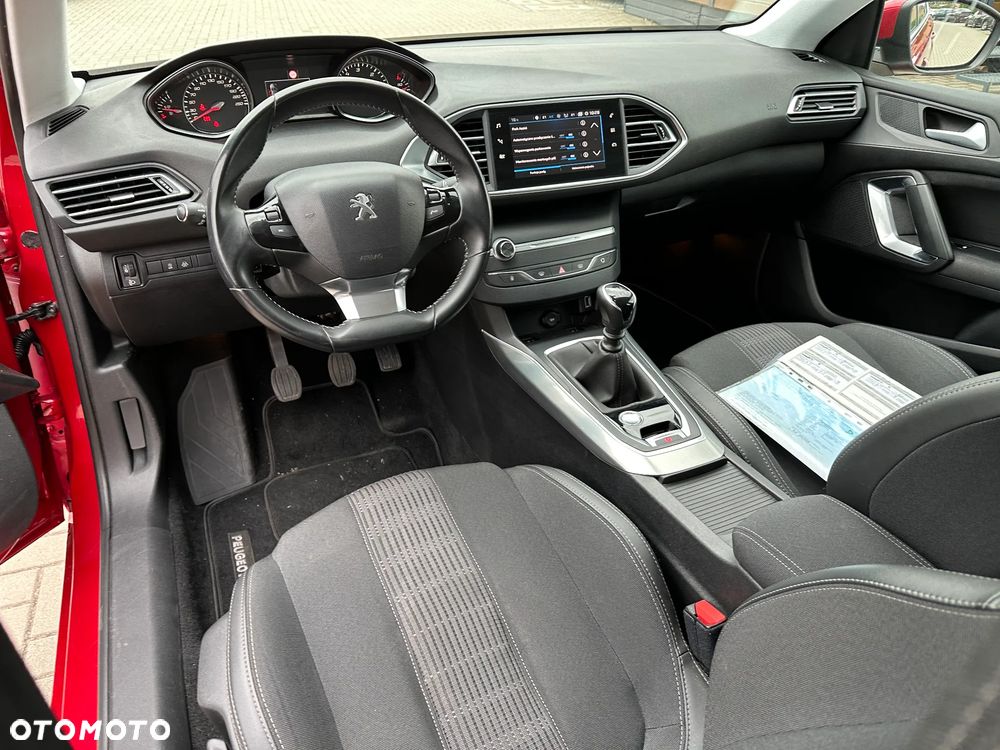 Peugeot 308 - 8