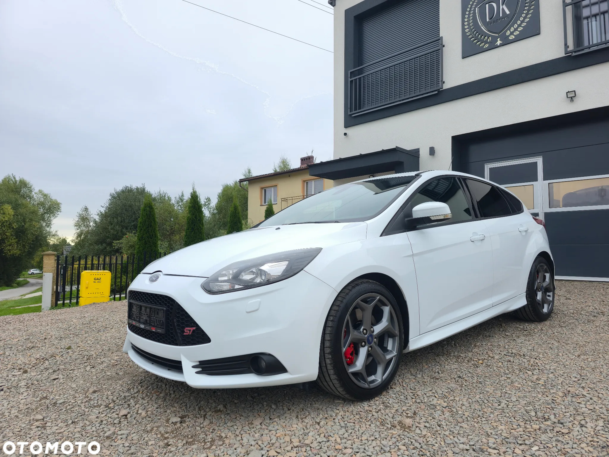 Ford Focus Turnier 2.0 EcoBoost ST mit Leder-Sport-Paket - 2