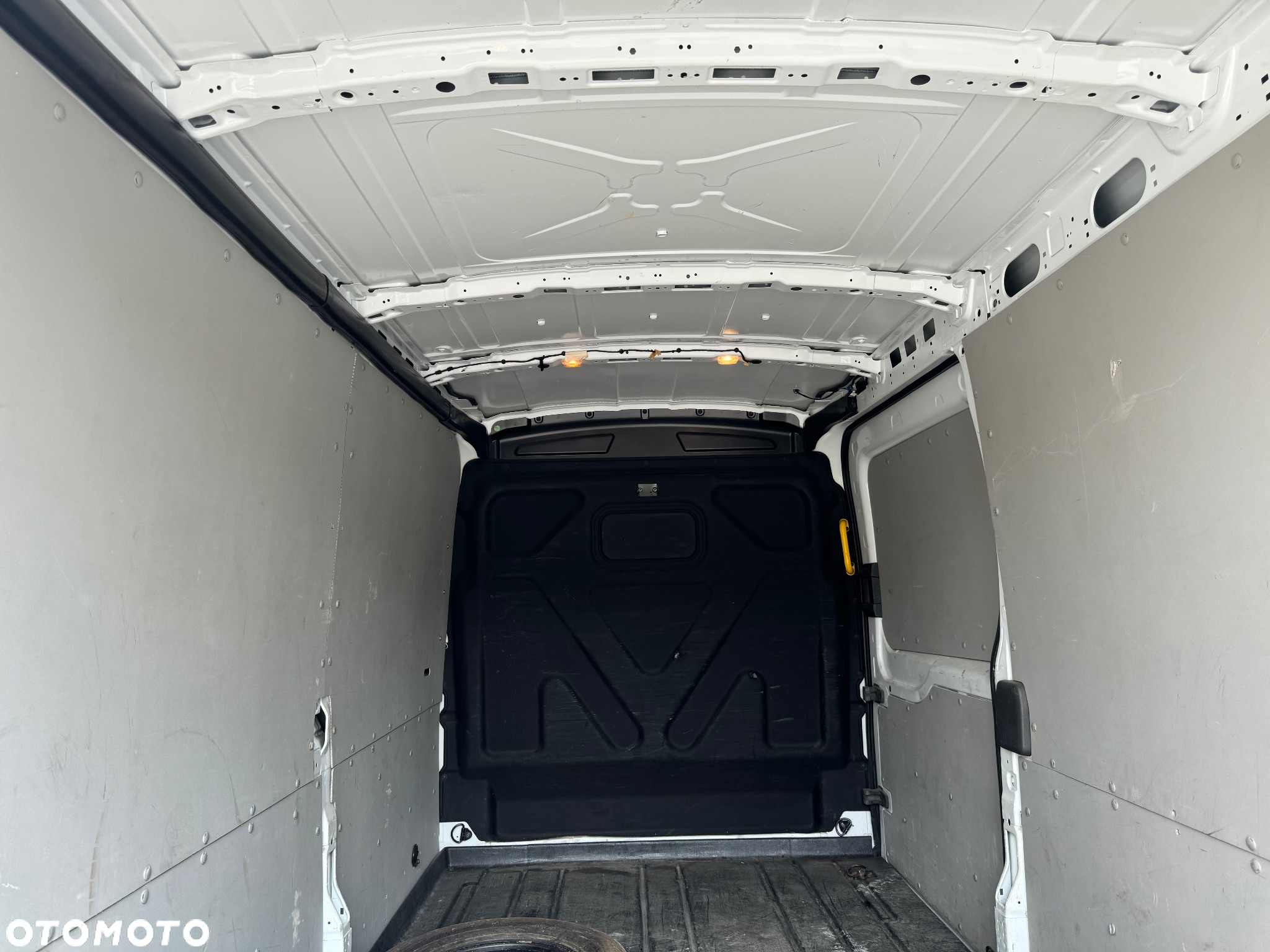 Ford Transit - 12