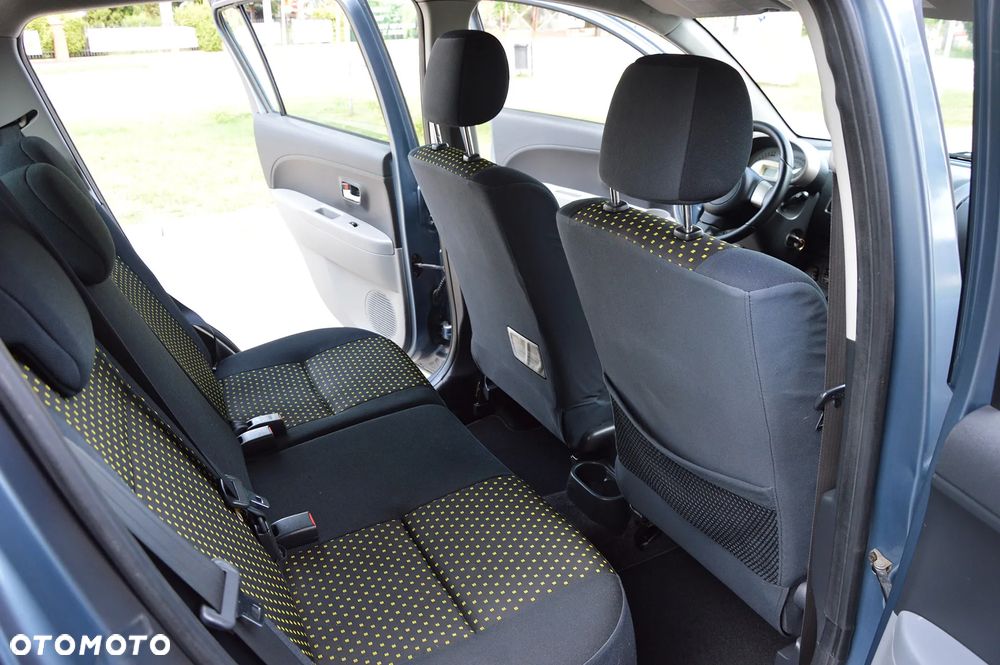 Daihatsu Sirion - 21