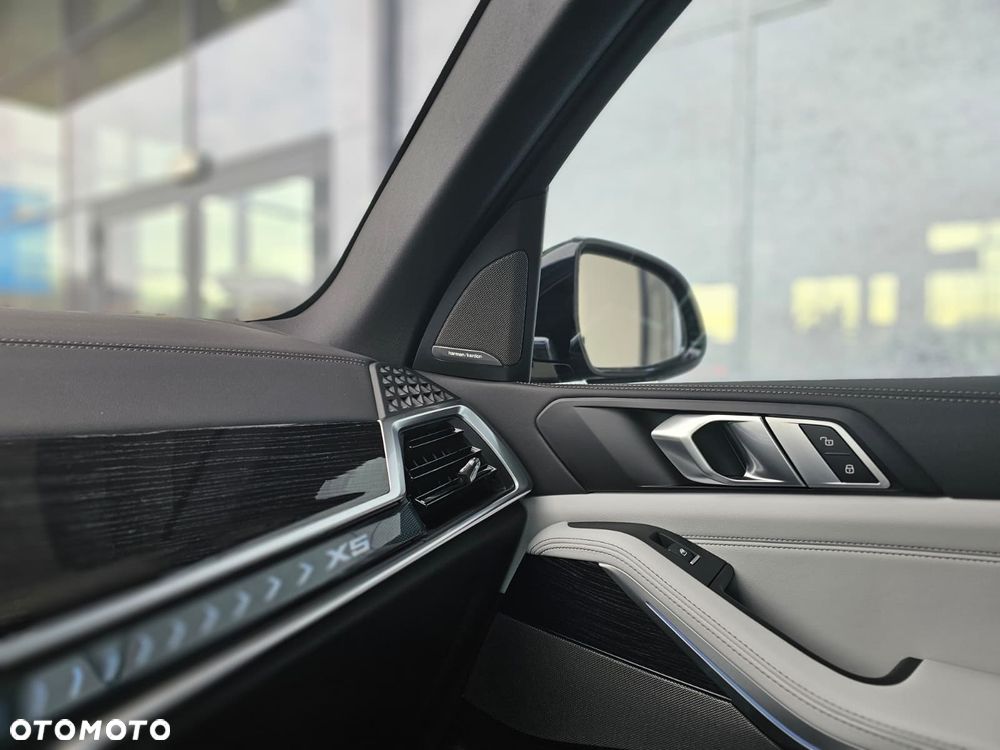 BMW X5 xDrive50e - 32