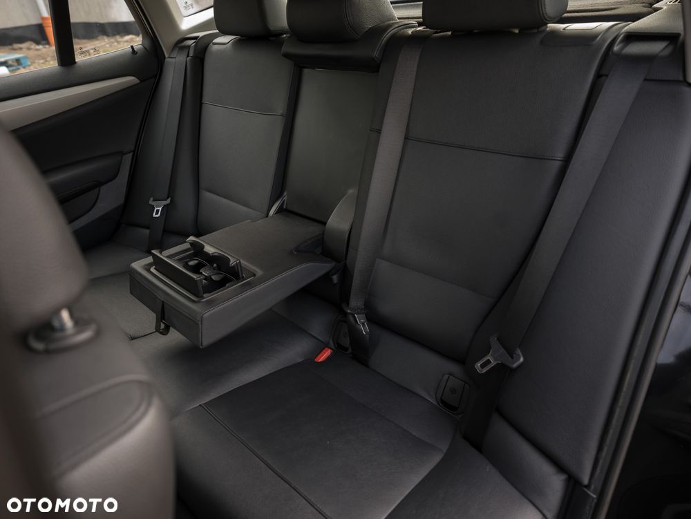 BMW X1 sDrive18d - 28