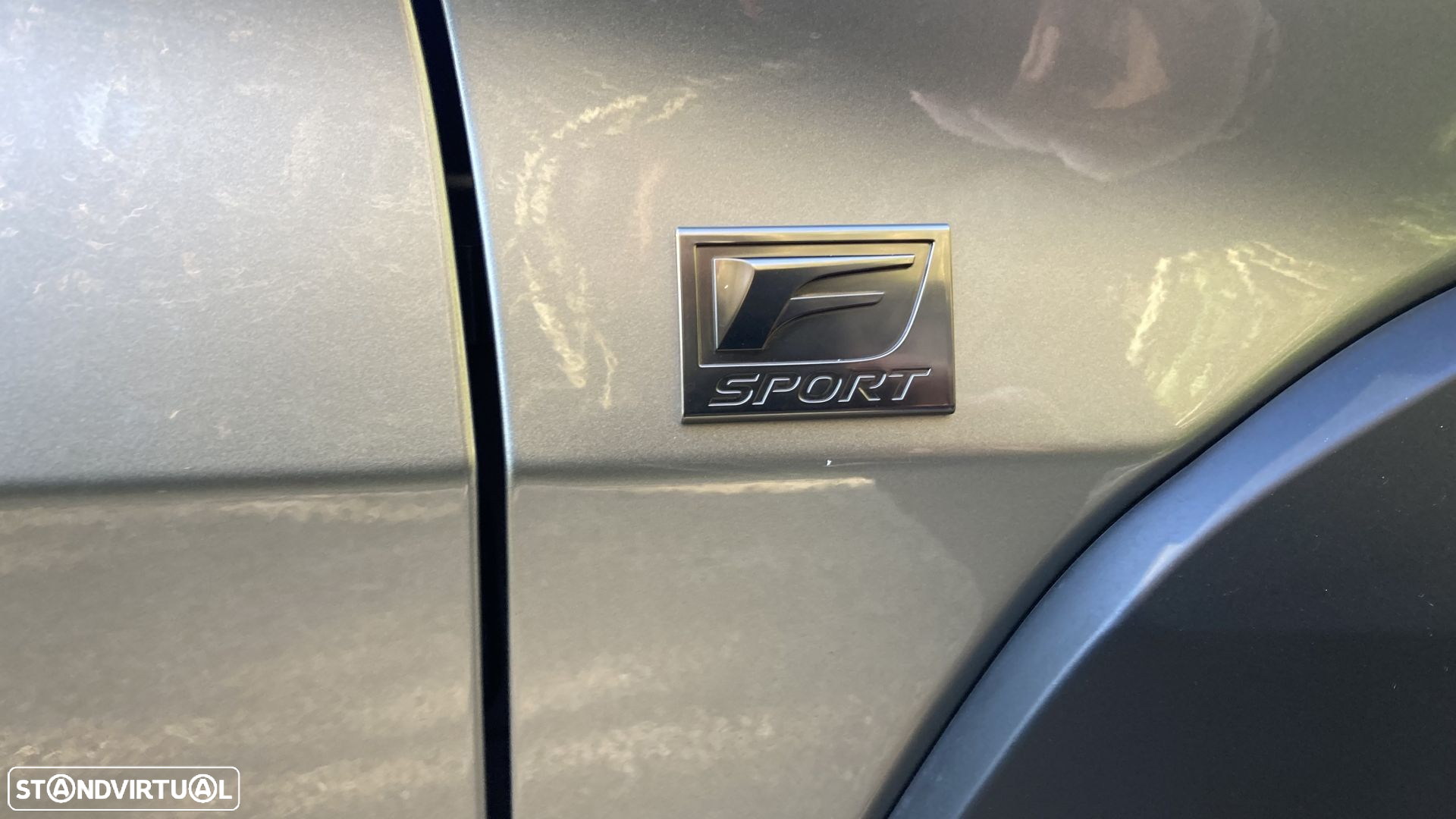 Lexus UX 250h Sport (Ecrã 12.3) - 19