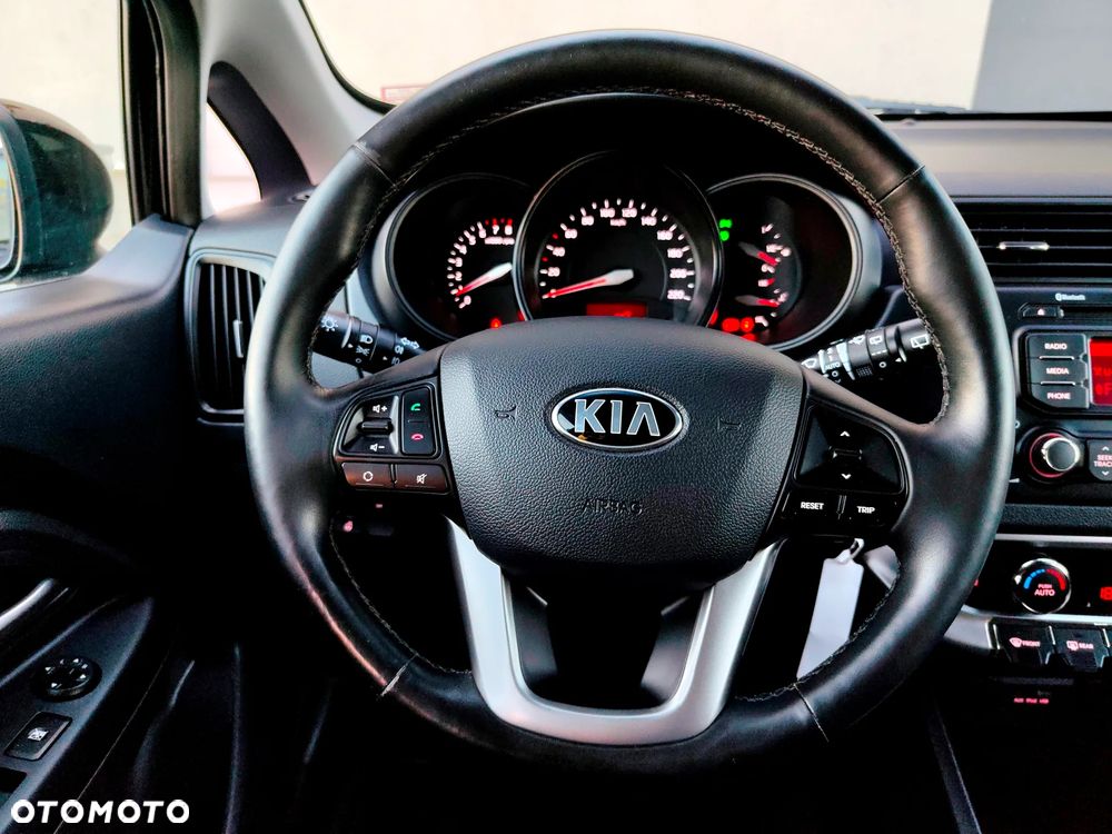 Kia Rio 1.4 Fifa World Cup Edition - 28