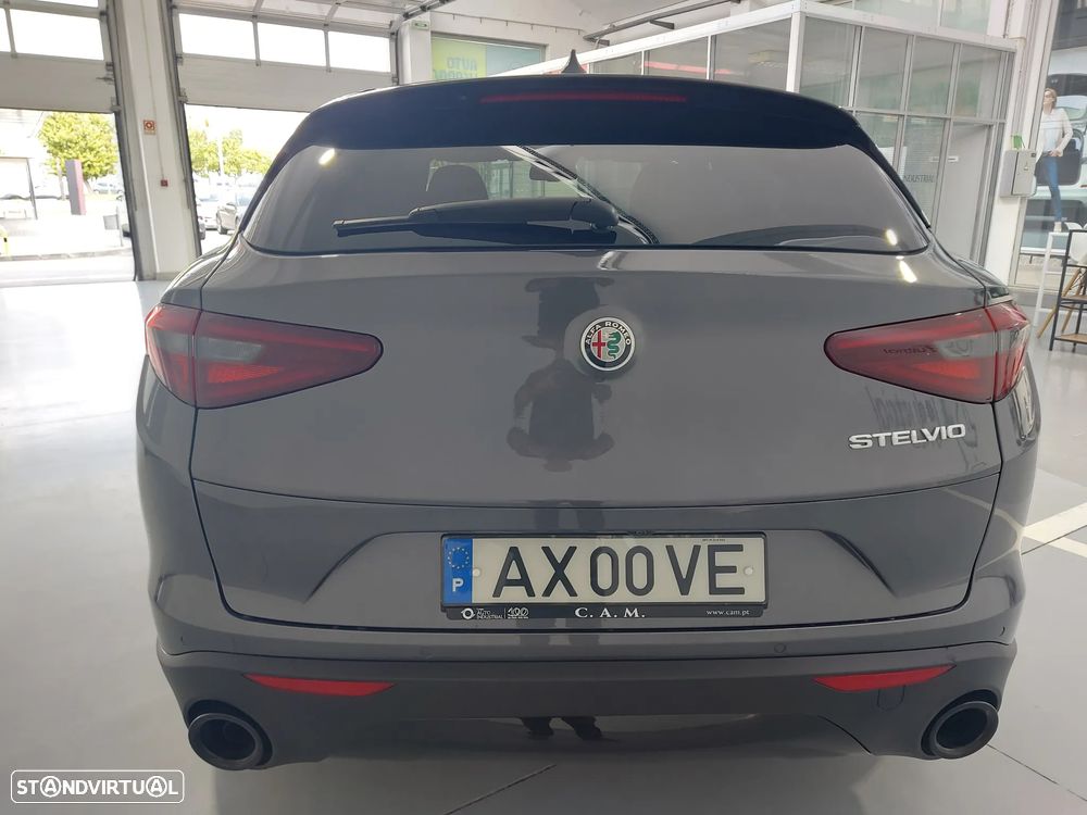 Alfa Romeo Stelvio 2.2 D Sprint AT8 - 8