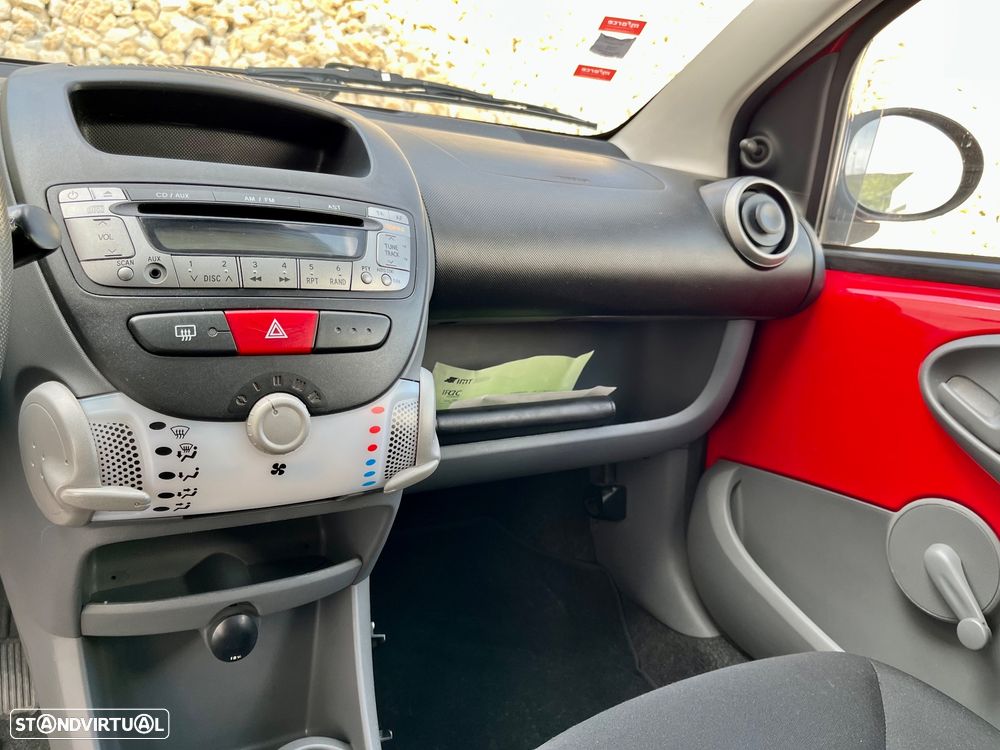 Toyota Aygo 1.0 Red Edition - 24