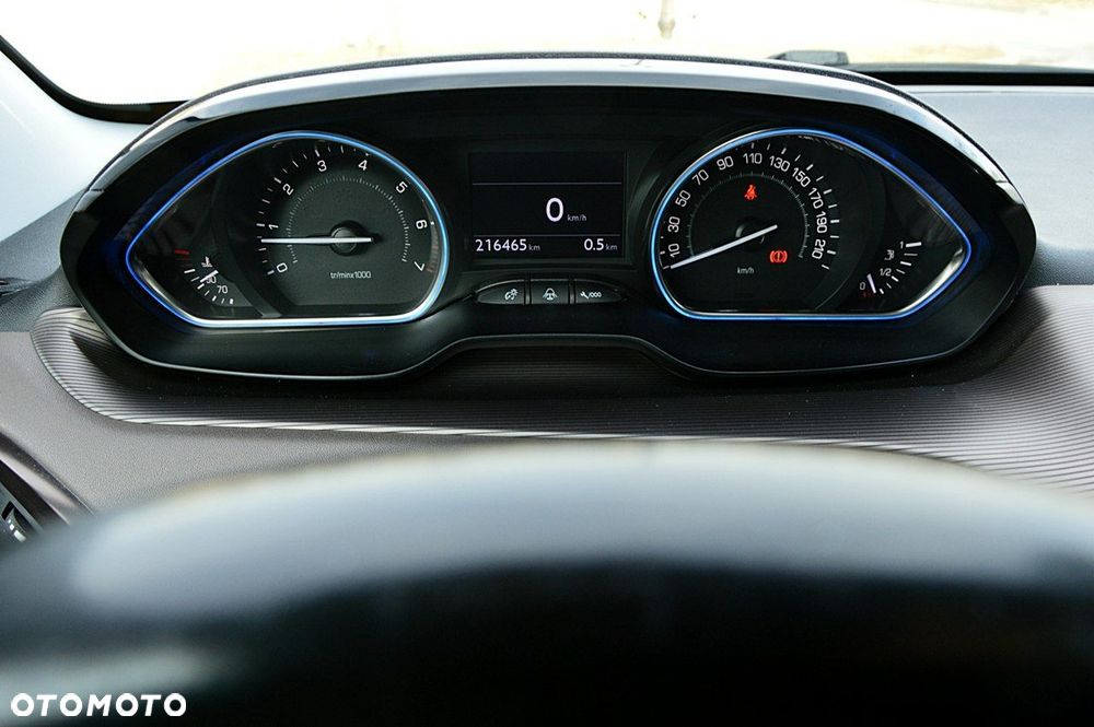 Peugeot 2008 120 VTI Allure - 28