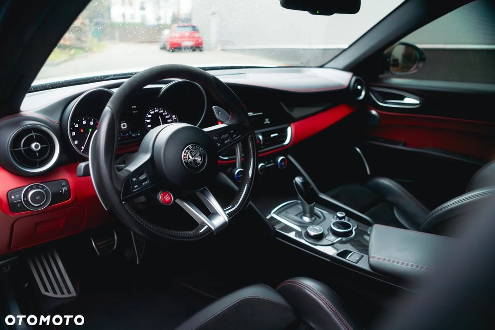 Alfa Romeo Giulia - 19
