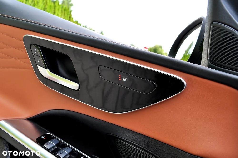 Mercedes-Benz Klasa C 300 4MATIC 9G-TRONIC - 29