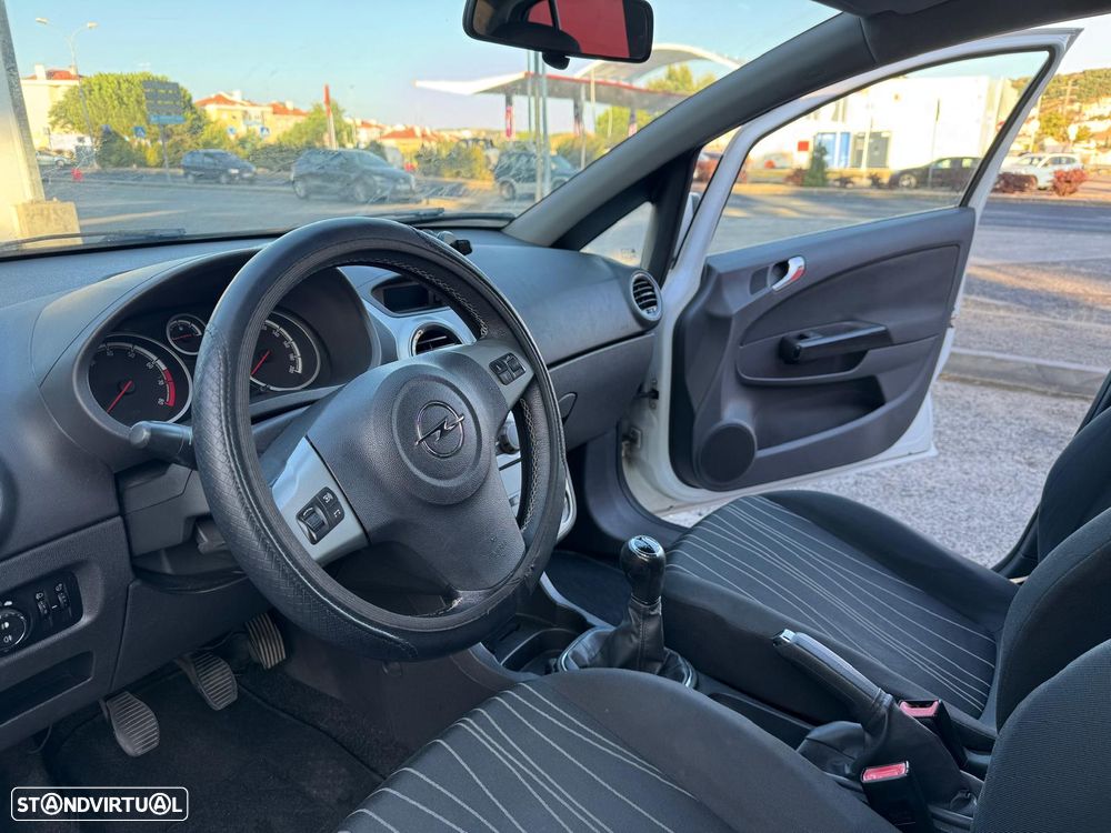Opel Corsa 1.2 Cosmo - 33
