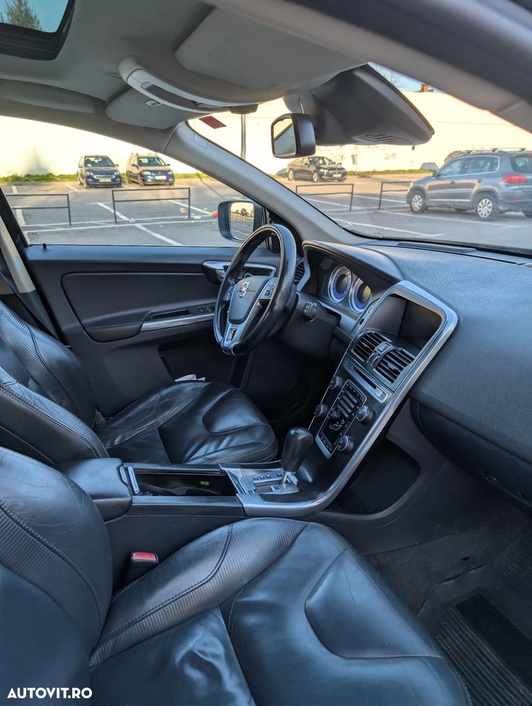 Volvo XC 60 D5 AWD Rdesign - 9