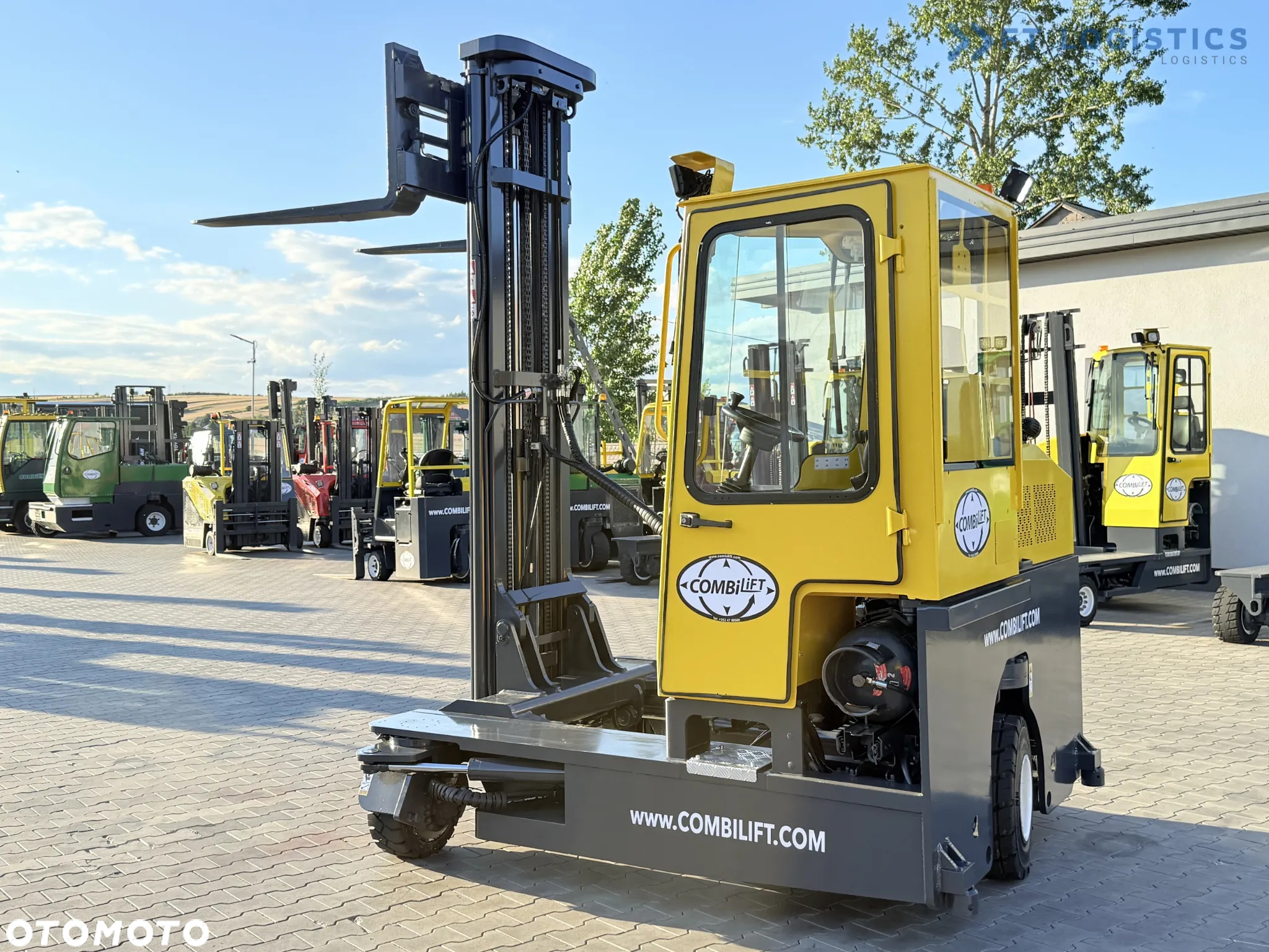 Combilift C3000 / GAS / TRIPLEX- 7600MM / POZYCJONER WIDEŁ / WOLNY SKON / PEŁNA OGRZEWANA KABINA / JEDYNIE 7868H / Szeroka oferta wózków czterokierunkowych i bocznych, dopasowanych do różnorodnych potrzeb i zastosowań. - 34