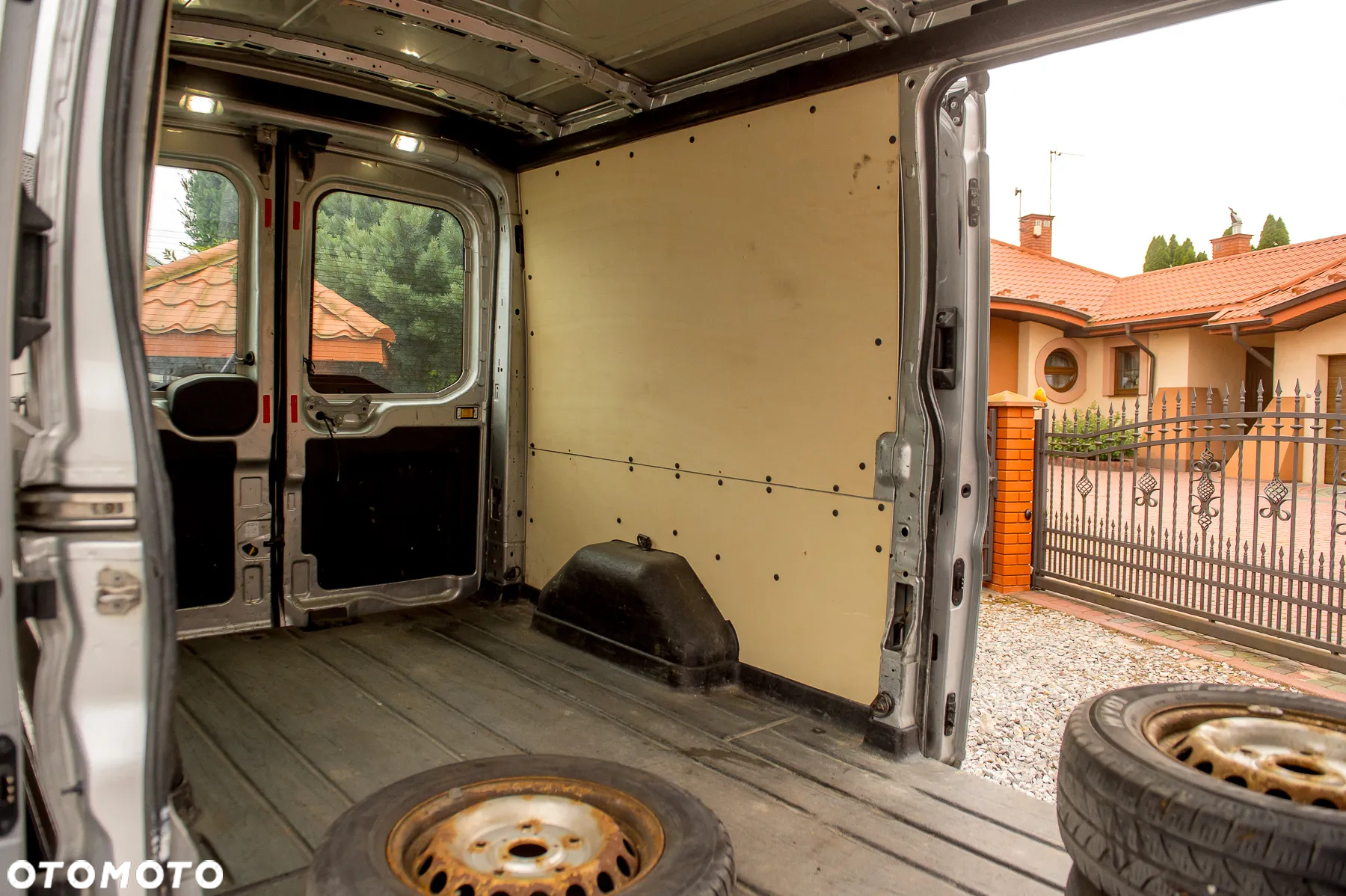 Ford Transit - 24