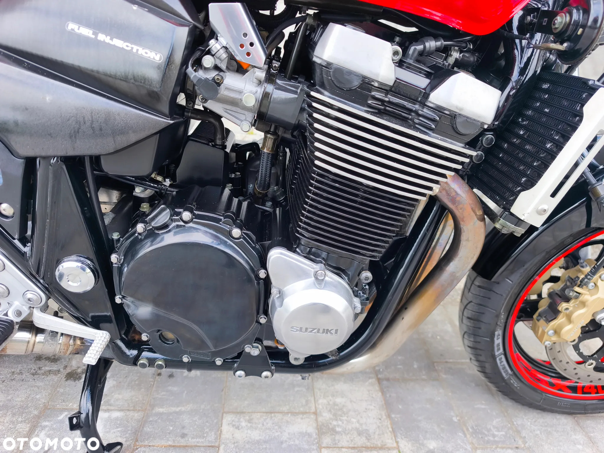 Suzuki GSX - 13